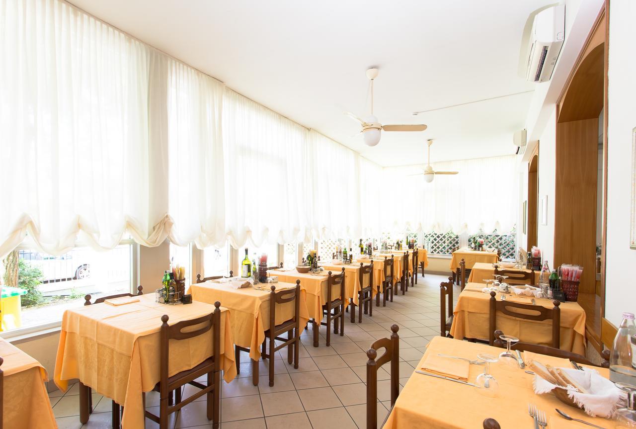 Hotel Villa Ombrosa Milano Marittima Esterno foto